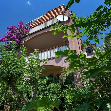 Apartamento Roza Makarska