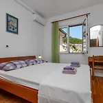 Apartment Roza *