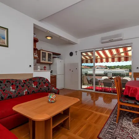 Apartment Roza Makarska