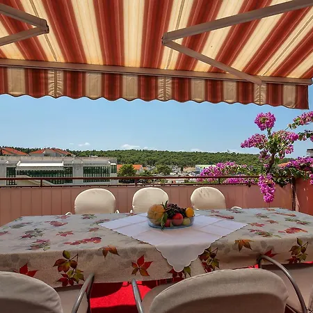 Roza Apartman *