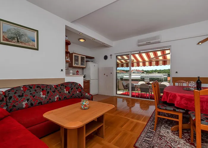 Apartment Roza Makarska