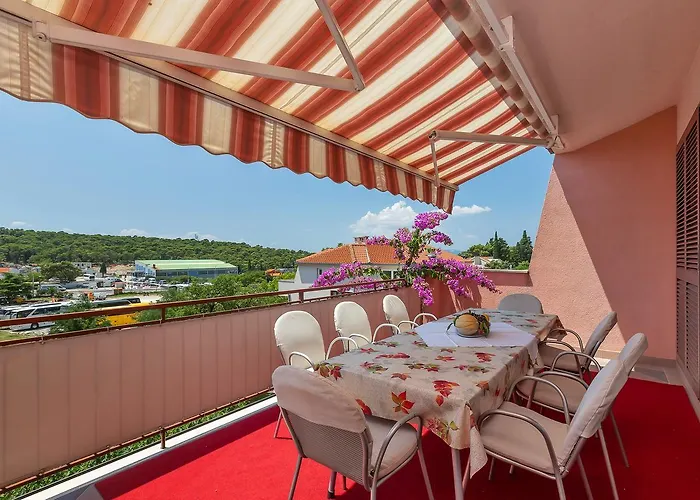 Apartment Roza Makarska