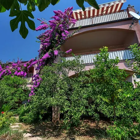 Lägenhet Roza Makarska